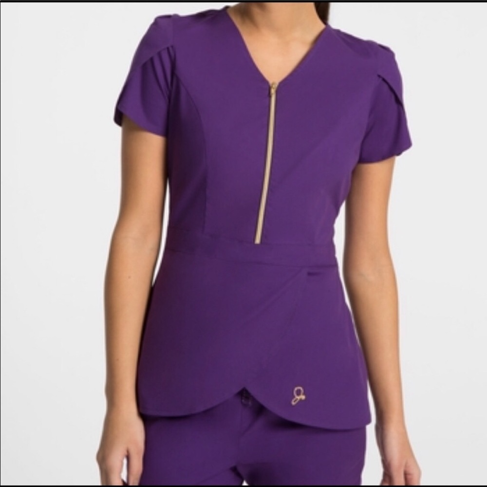 Jaanu purple scrub set 👚